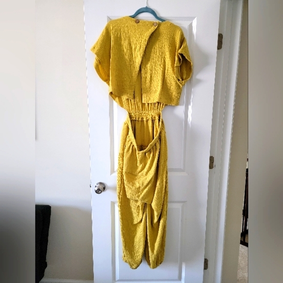 Mustard color Jumpsuit. - Picture 2 of 3